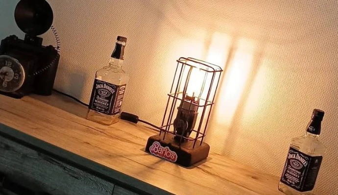 Création artisanale sur mesure en bois et métal recyclés steampunk industriel